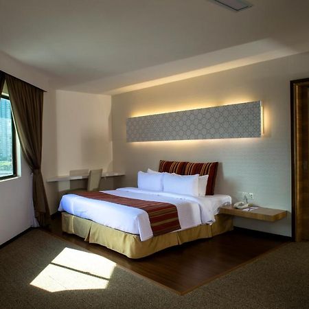 Grand Barakah Hotel Ampang  Bagian luar foto